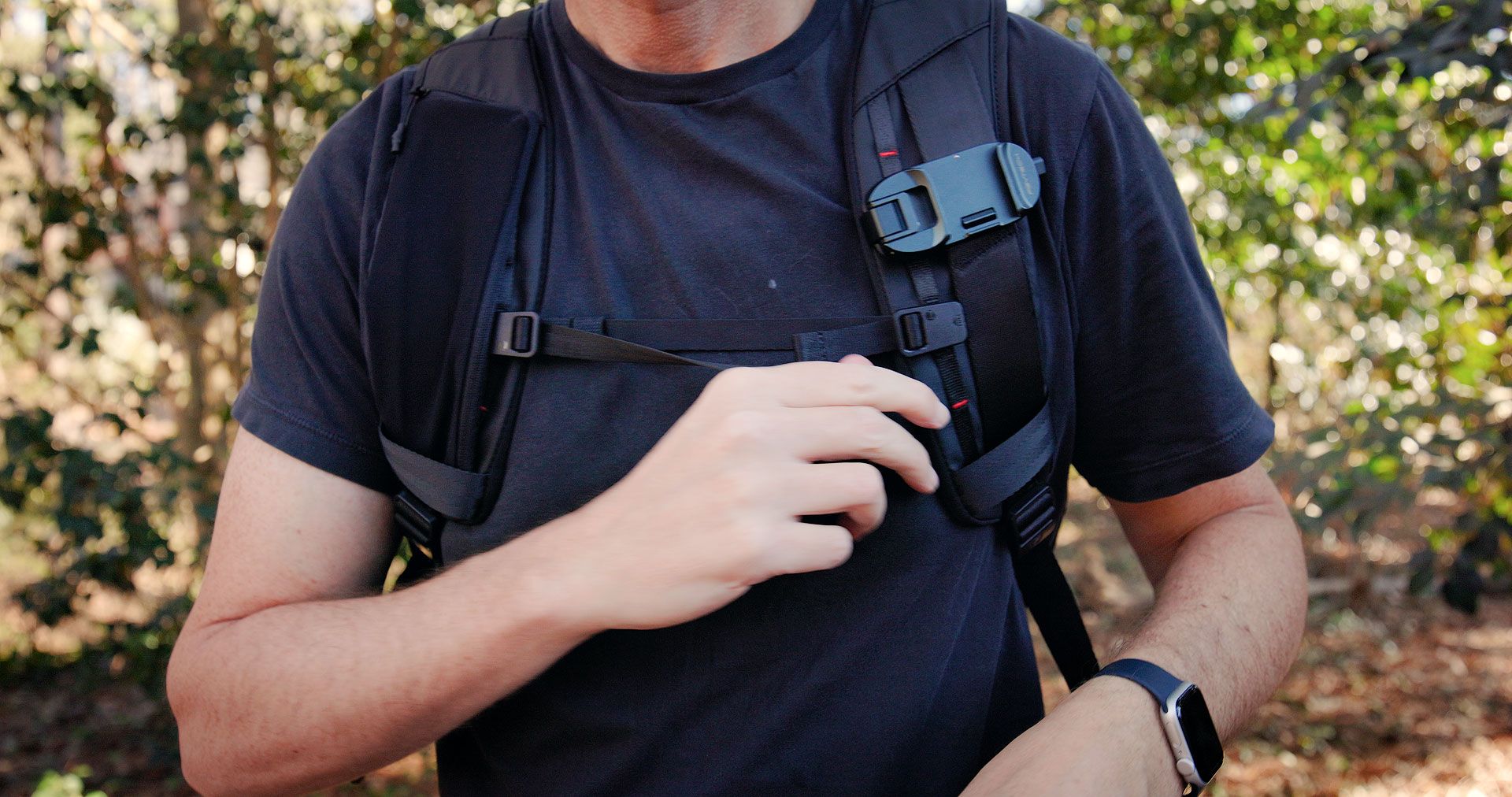 Adjusting the sternum strap on the OneMo 2